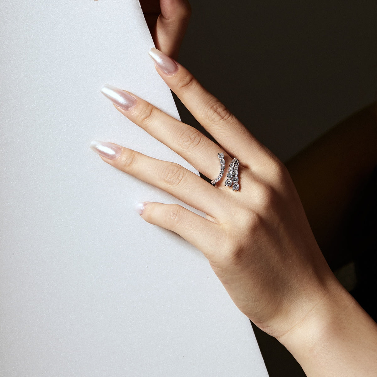[Elowen Jewels]Unique Vivid Snake Shape Daily Ring