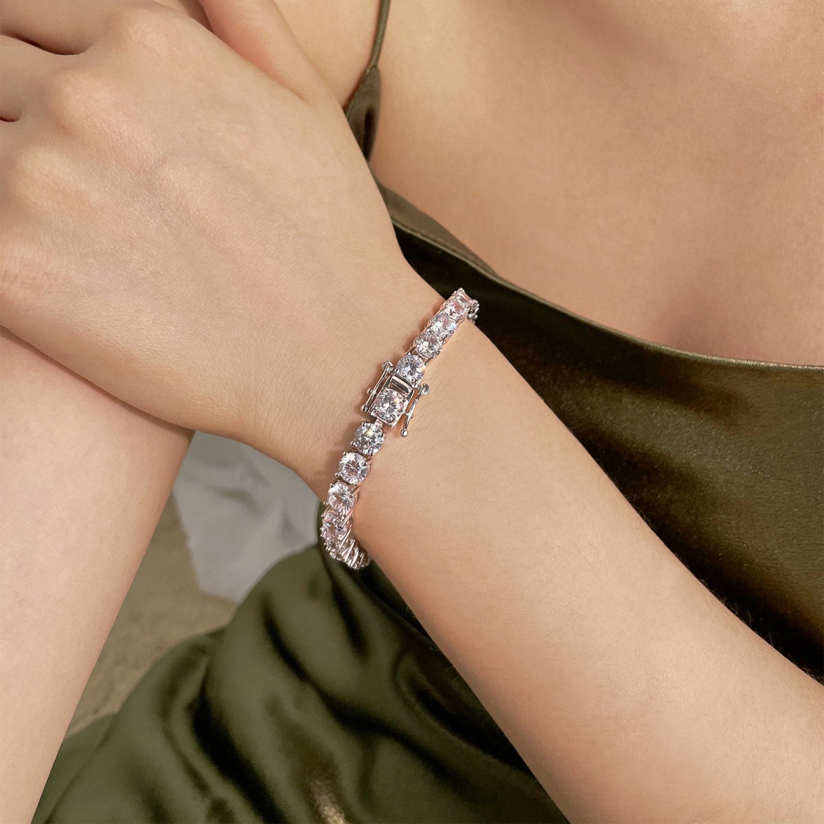 [Elowen Jewels]0.75 Carat Dazzling Round Cut Wedding Bracelet