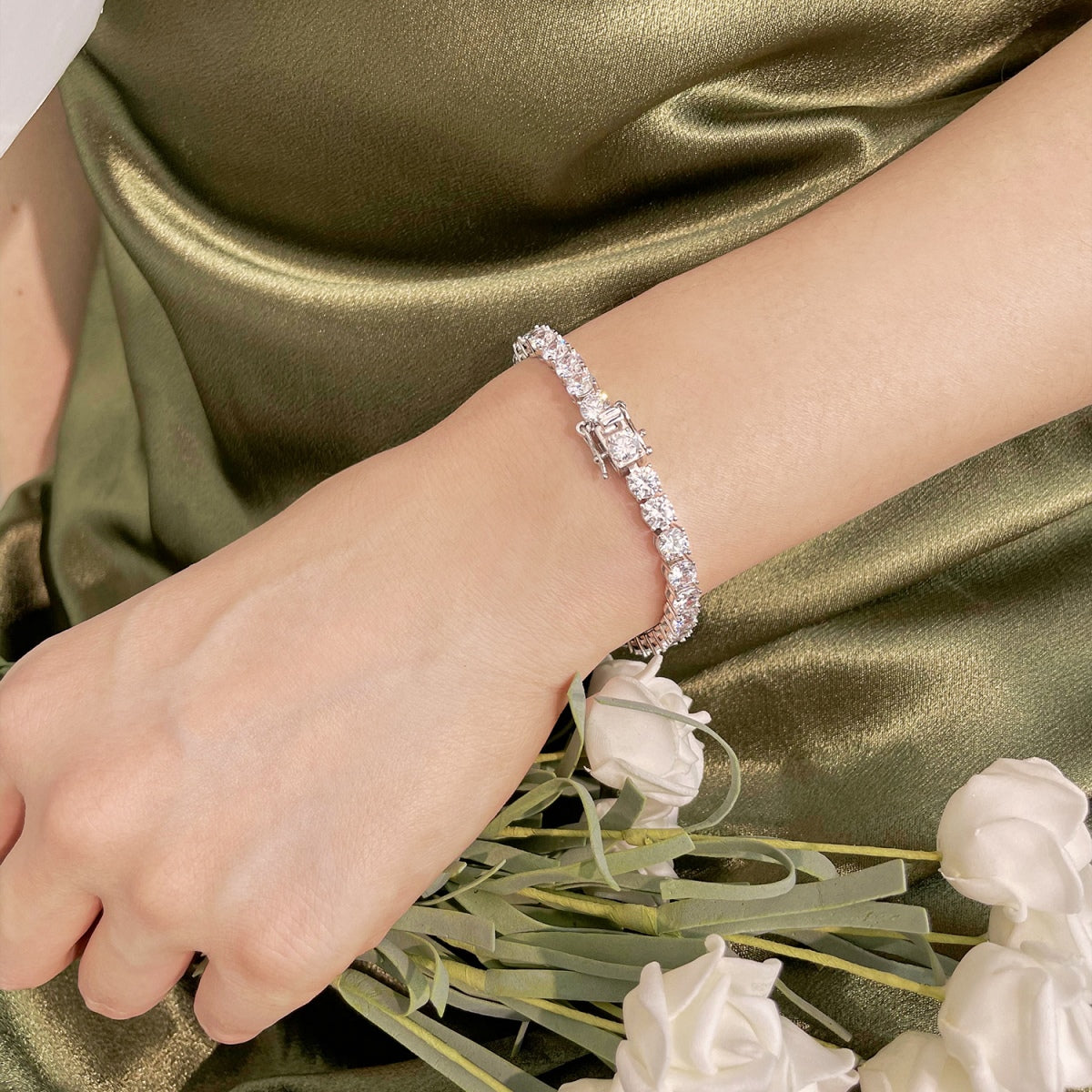 [Elowen Jewels]Ornate Sparkling Round Cut Wedding Bracelet