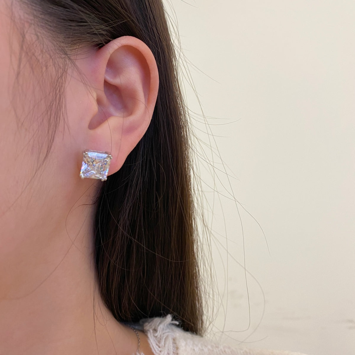 [Elowen Jewels]Delicate Square Shape Earrings
