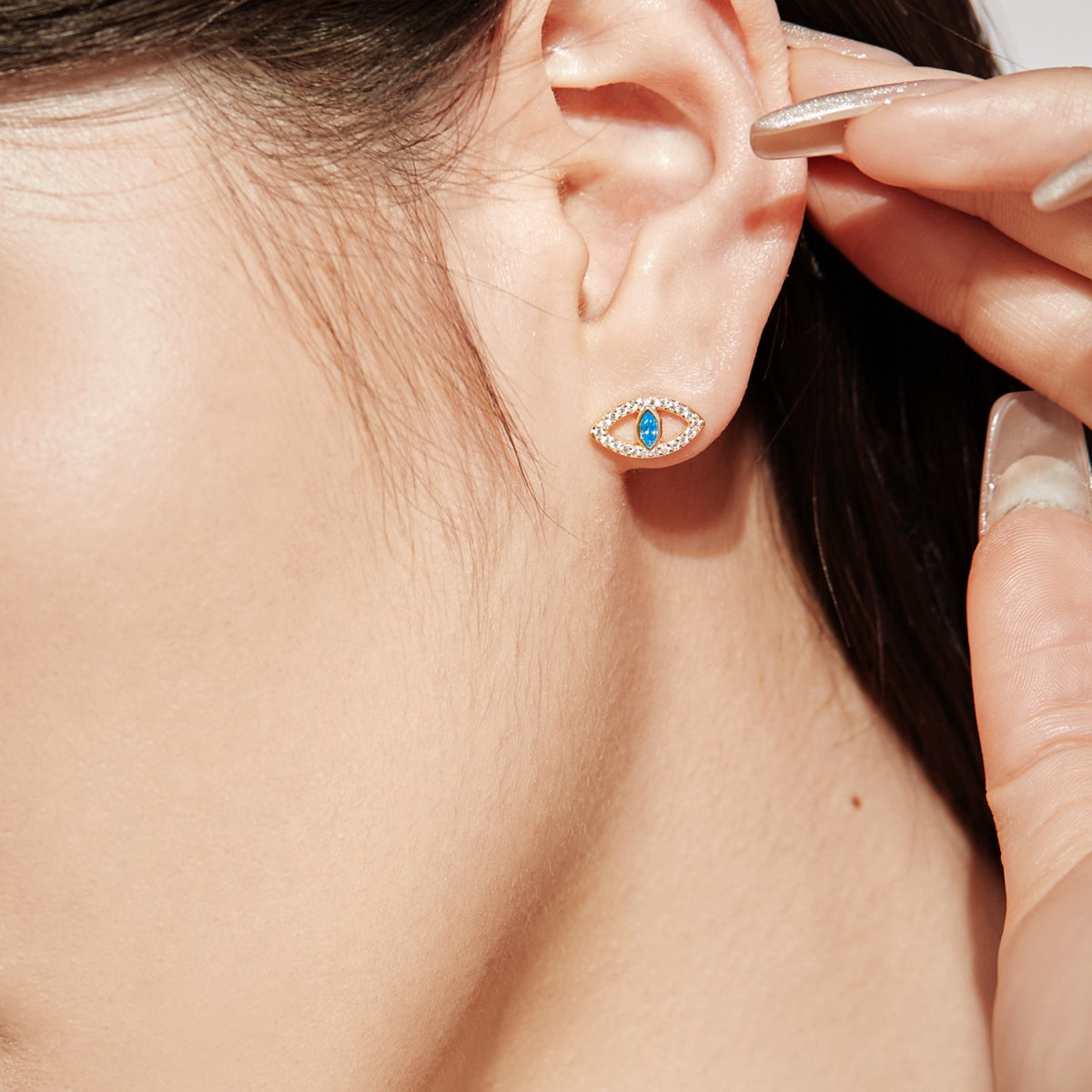 [Elowen Jewels]Blue Devil Eyes Hollow Stud Earrings