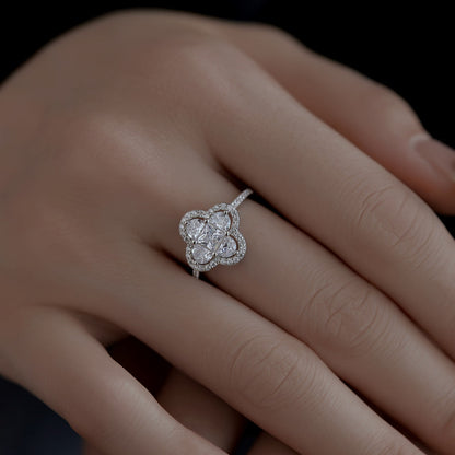 [Elowen Jewels]Luxurious Eternity Flower Shape Banquet Ring