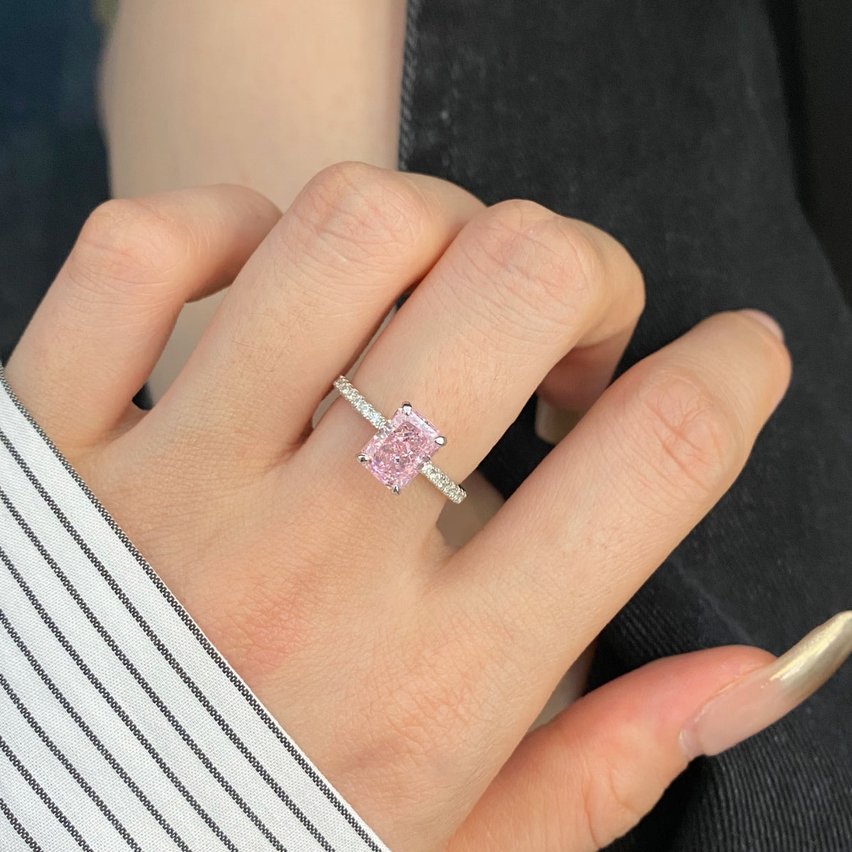 [Elowen Jewels]2.0 Carat Dazzling Sparkling Radiant Cut Party Ring