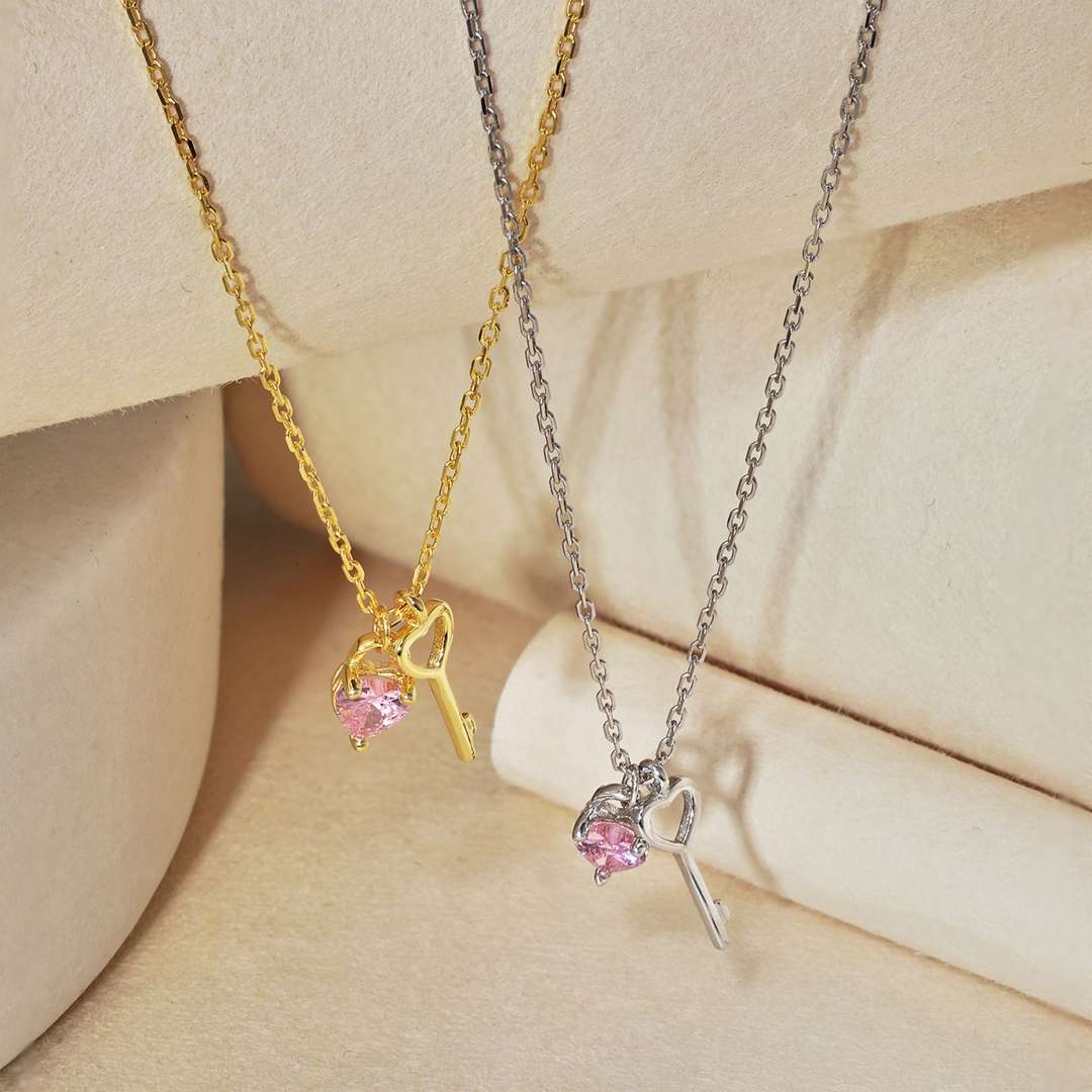 [Elowen Jewels]Unique Heart Shape Key Pendent Necklace