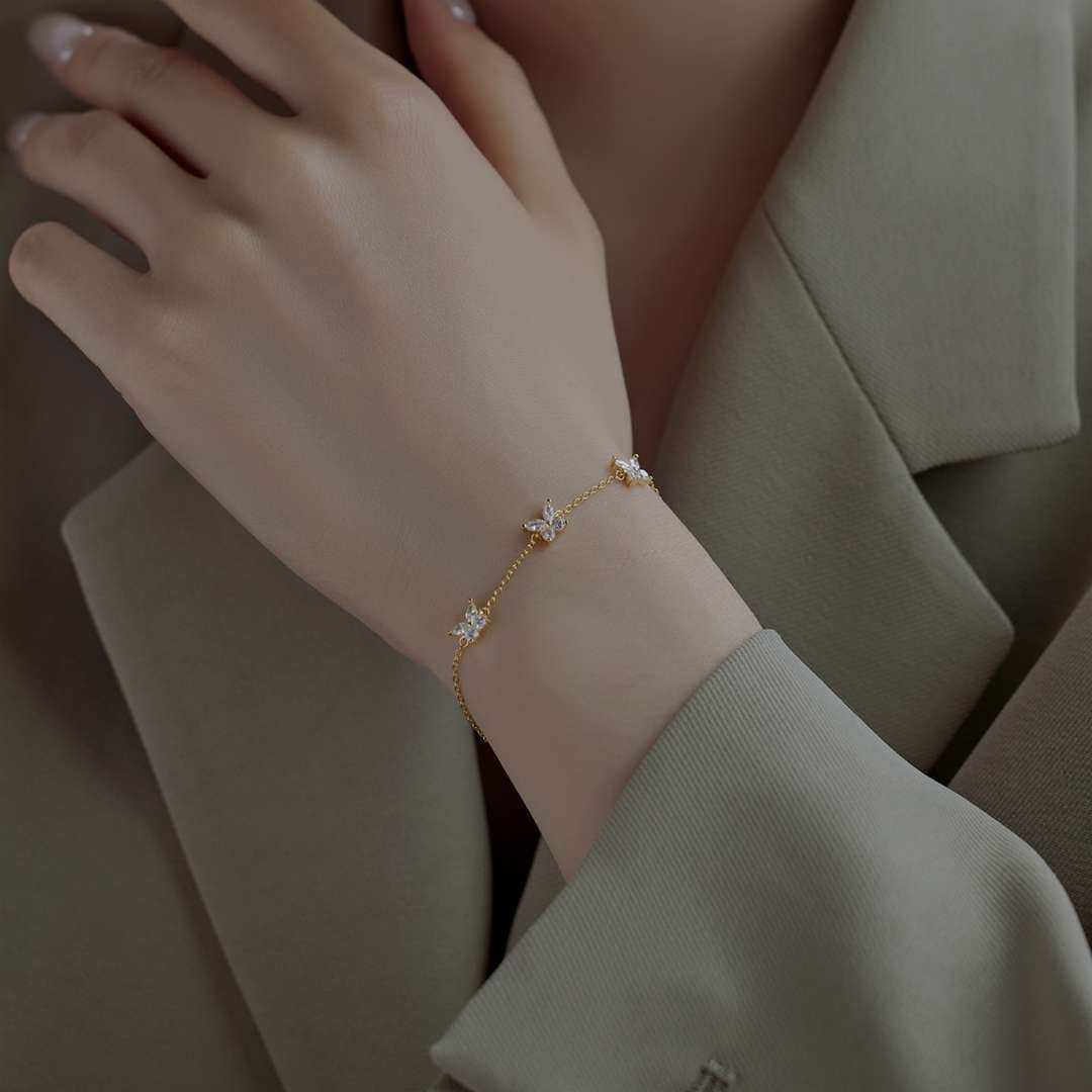 [Elowen Jewels]Radiant Butterfly Shape Necklace