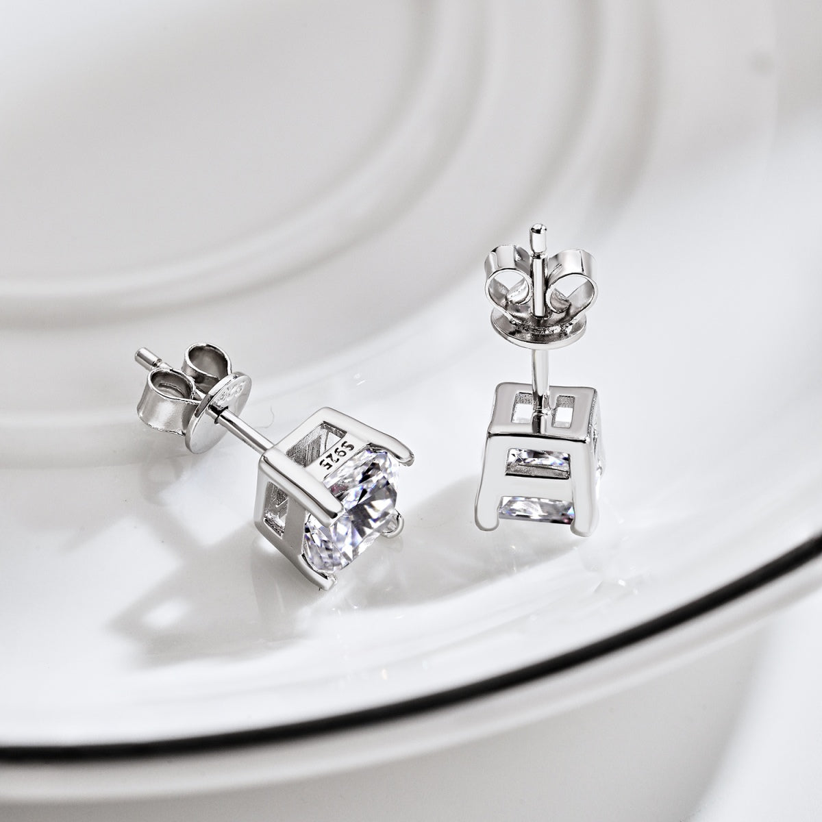 [Elowen Jewels]1.0 Carat Radiant Princess Cut Wedding Earrings