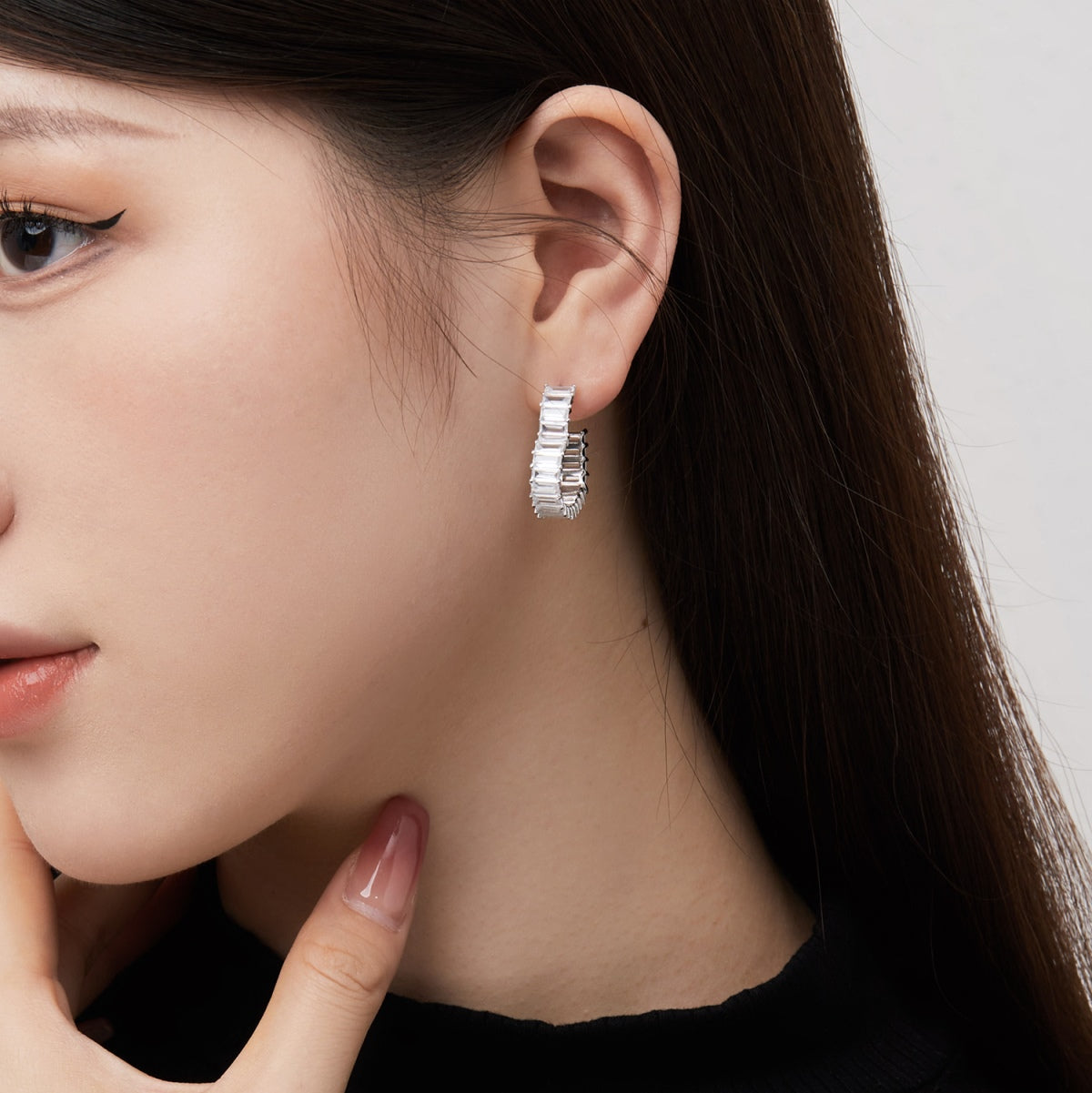 [Elowen Jewels]Radiant Heart Cutout Earrings