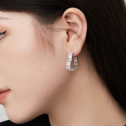 [Elowen Jewels]Radiant Heart Cutout Earrings