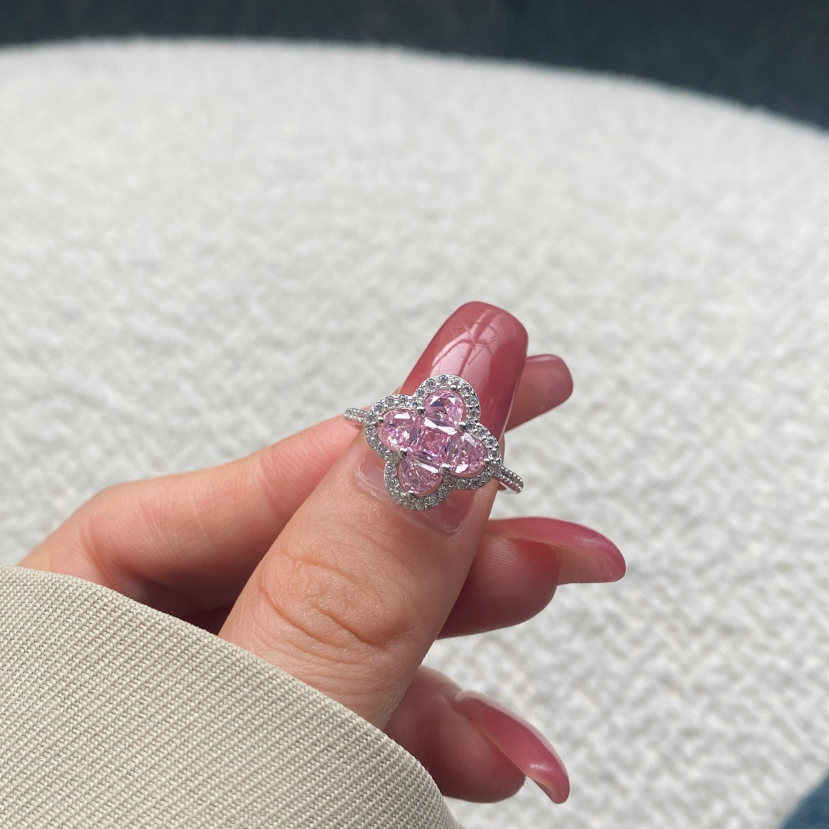 [Elowen Jewels]Luxurious Eternity Flower Shape Banquet Ring