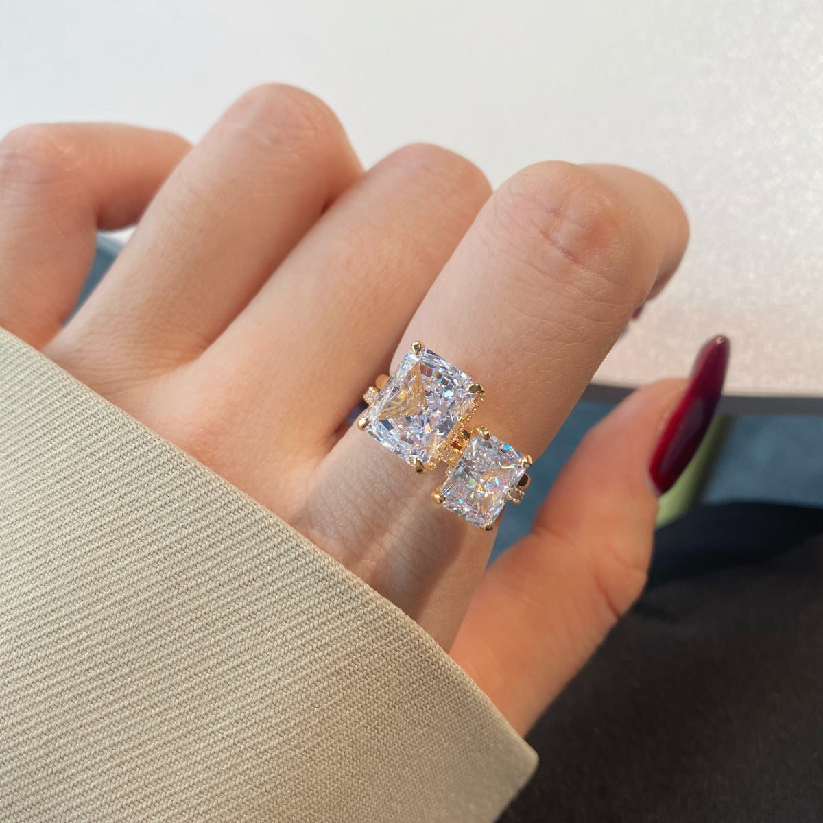 [Elowen Jewels]4.0 Carat Ornate Enchanting Radiand Cut Banquet Ring