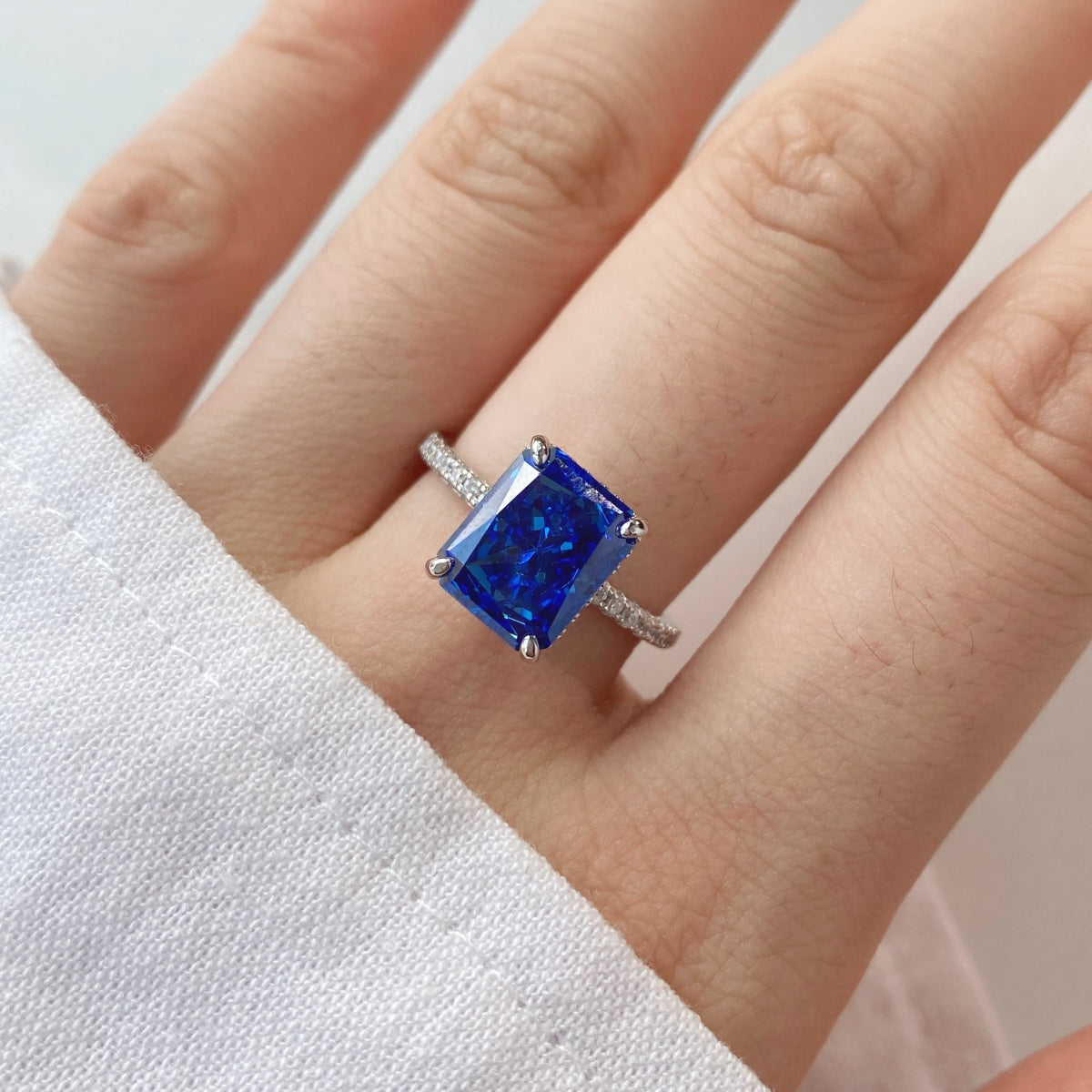 [Elowen Jewels]4.0 Carat Luxurious Engagement Ring