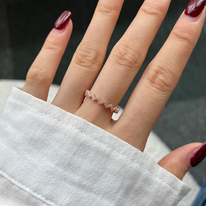 [Elowen Jewels]Delicate Enchanting Wave Shape Daily Ring
