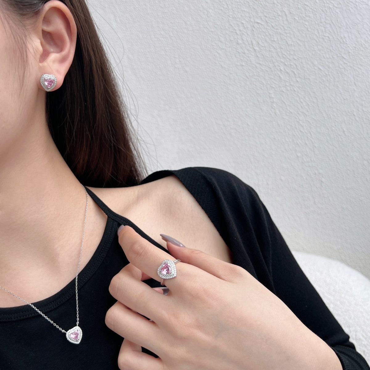 [Elowen Jewels]Dazzling Heart Shape Lover Earrings