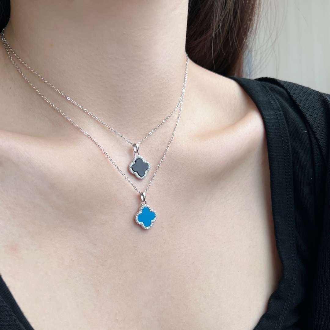 [Elowen Jewels]Dainty Flower Shape Necklace