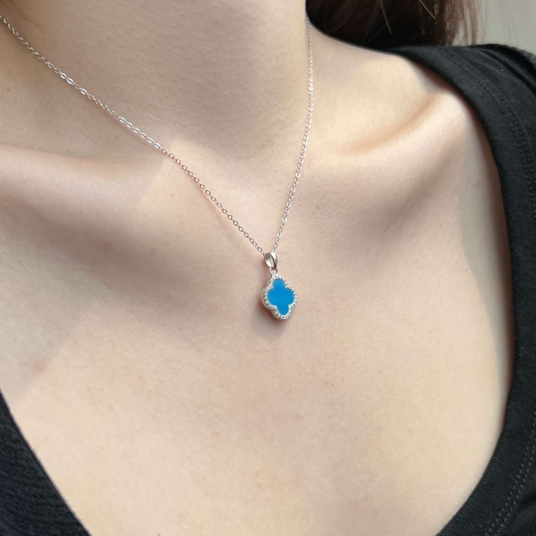 [Elowen Jewels]Dainty Flower Shape Necklace