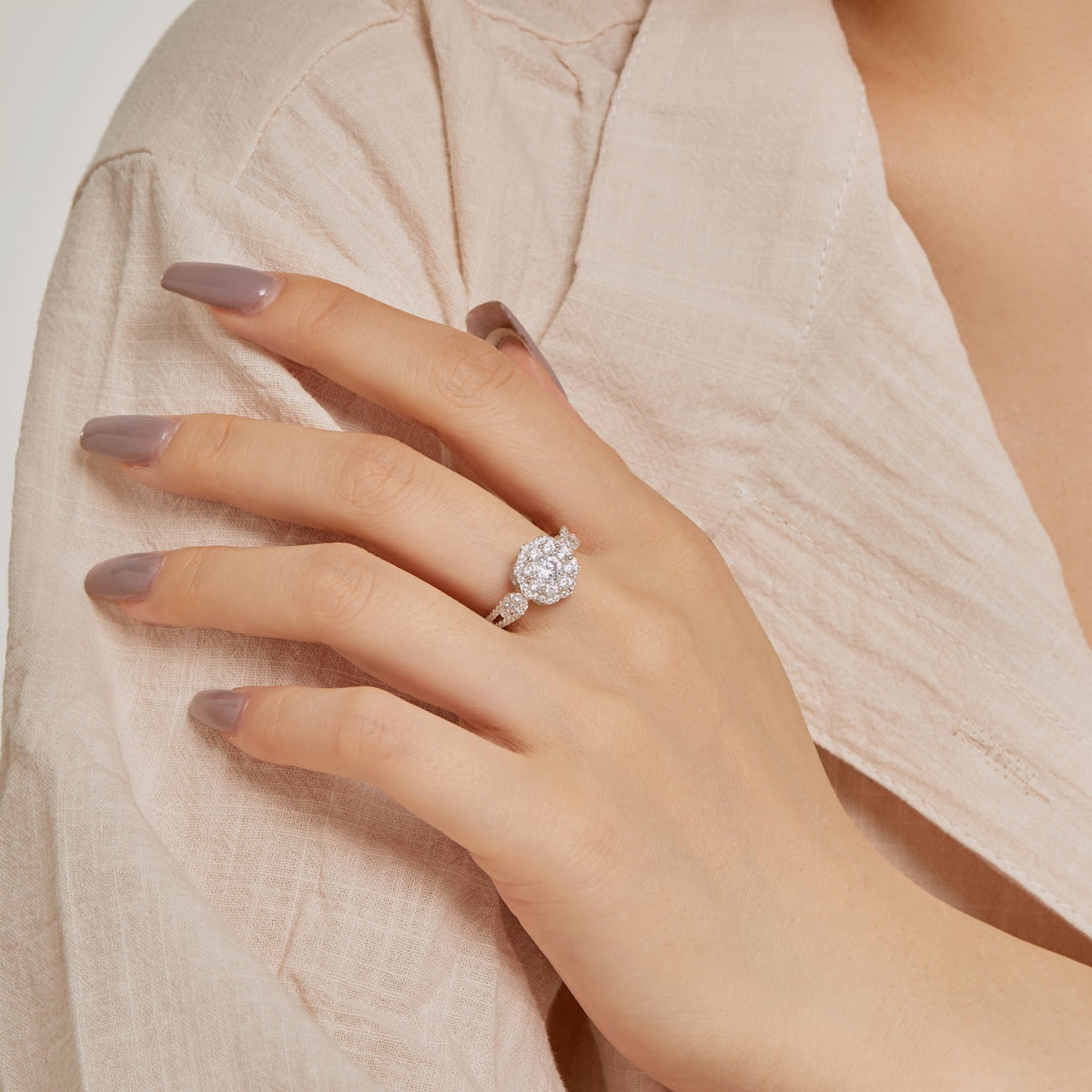 [Elowen Jewels]Delicate Colorful Round Cut Flower Shape Wedding Ring