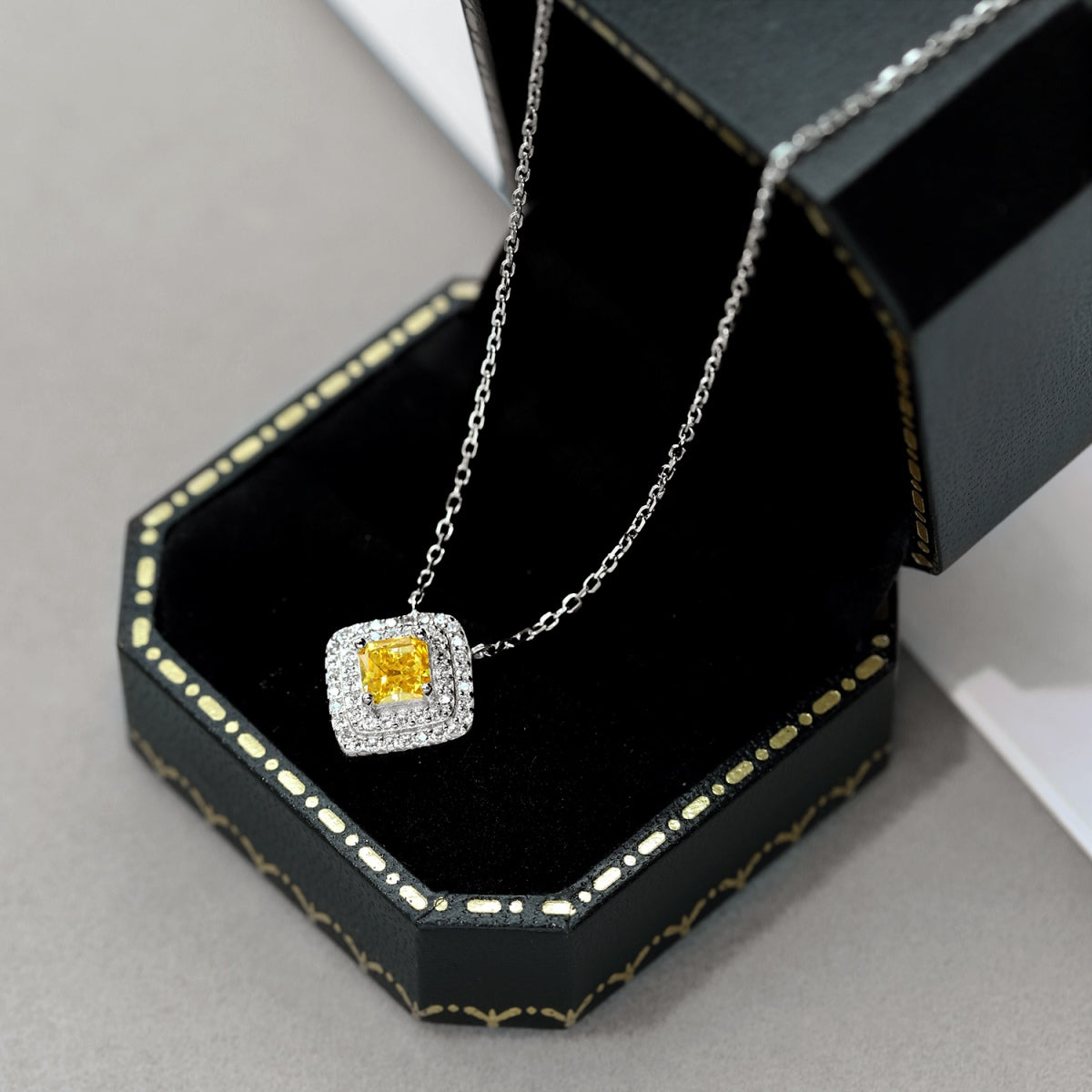 [Elowen Jewels]Sparkling Asscher Cut Necklace