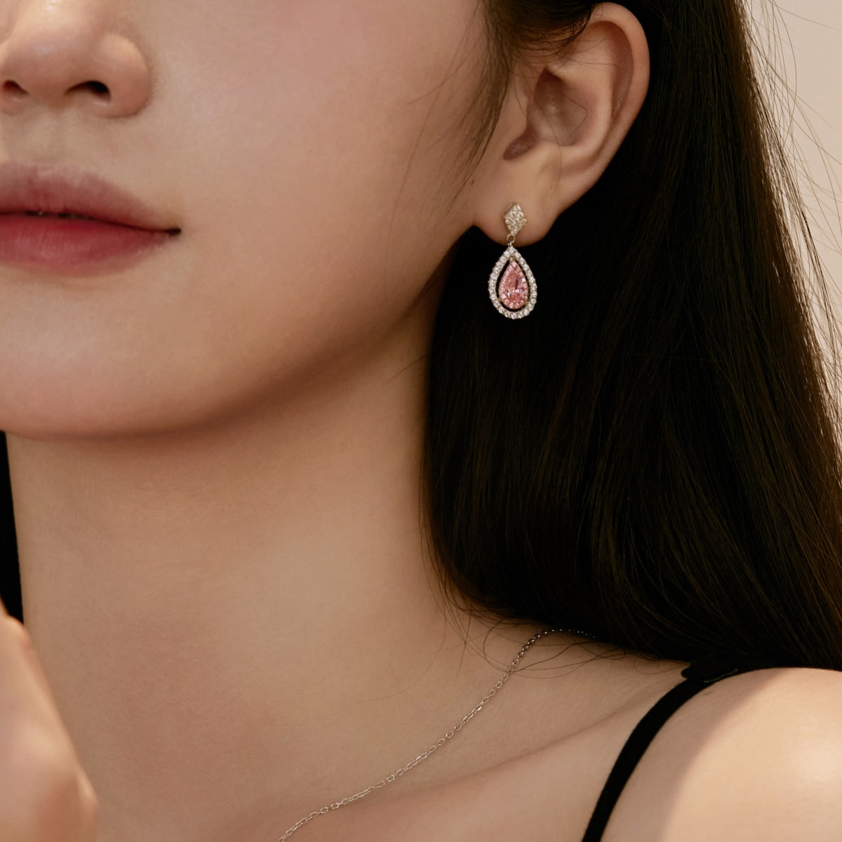 [Elowen Jewels]Ornate Delicate Water Drop Shape Banquet Earrings