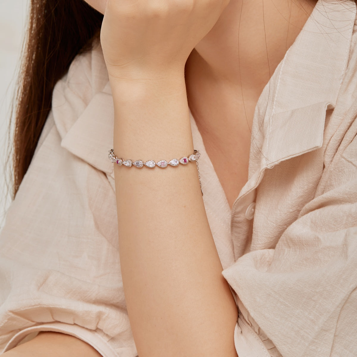 [Elowen Jewels]0.25 Carat Radiant Water Drop Shape Daily Bracelet