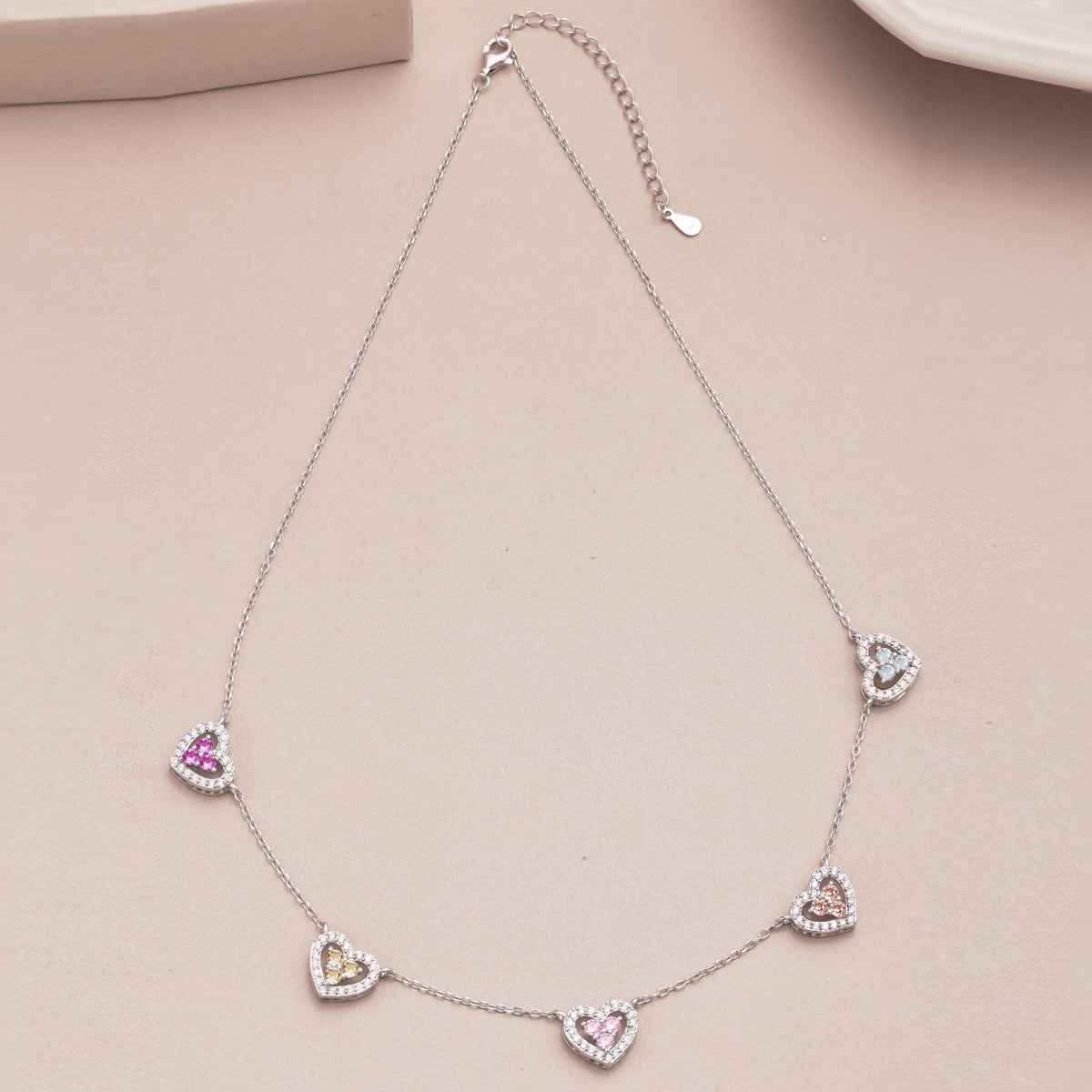 [Elowen Jewels]Sparkling Five Heart Necklace
