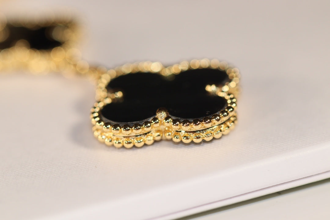 [Elowen Jewels]CLOVER EARRINGS GOLD ONYX MOP 3 MOTIF