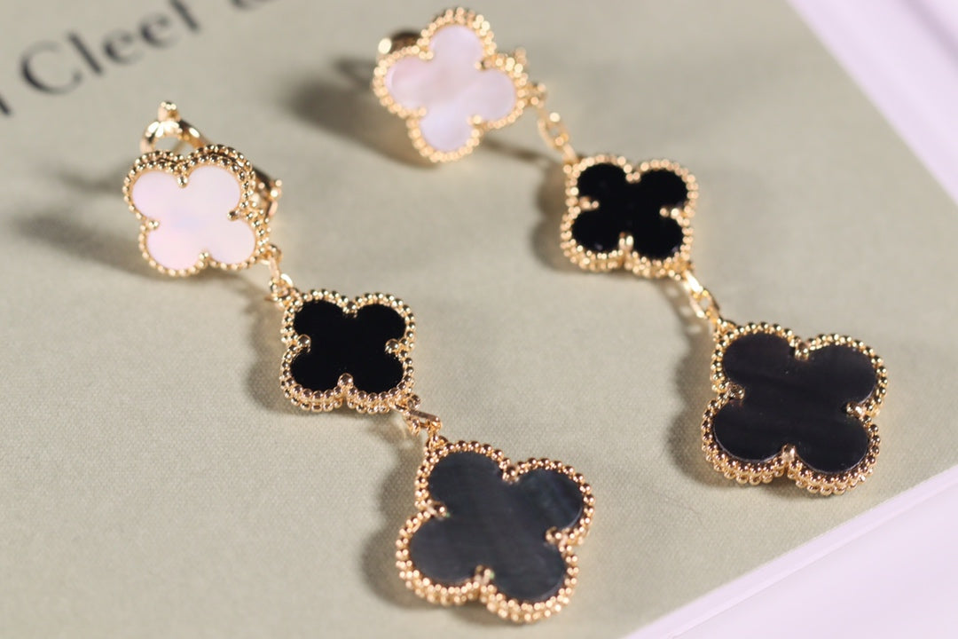 [Elowen Jewels]CLOVER EARRINGS GOLD ONYX MOP 3 MOTIF