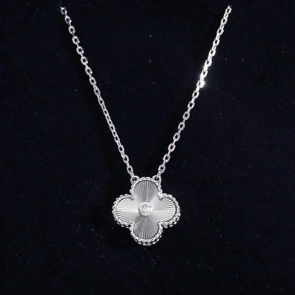 [Elowen Jewels]CLOVER  15MM DIAMOND LASER NECKLACE SILVER