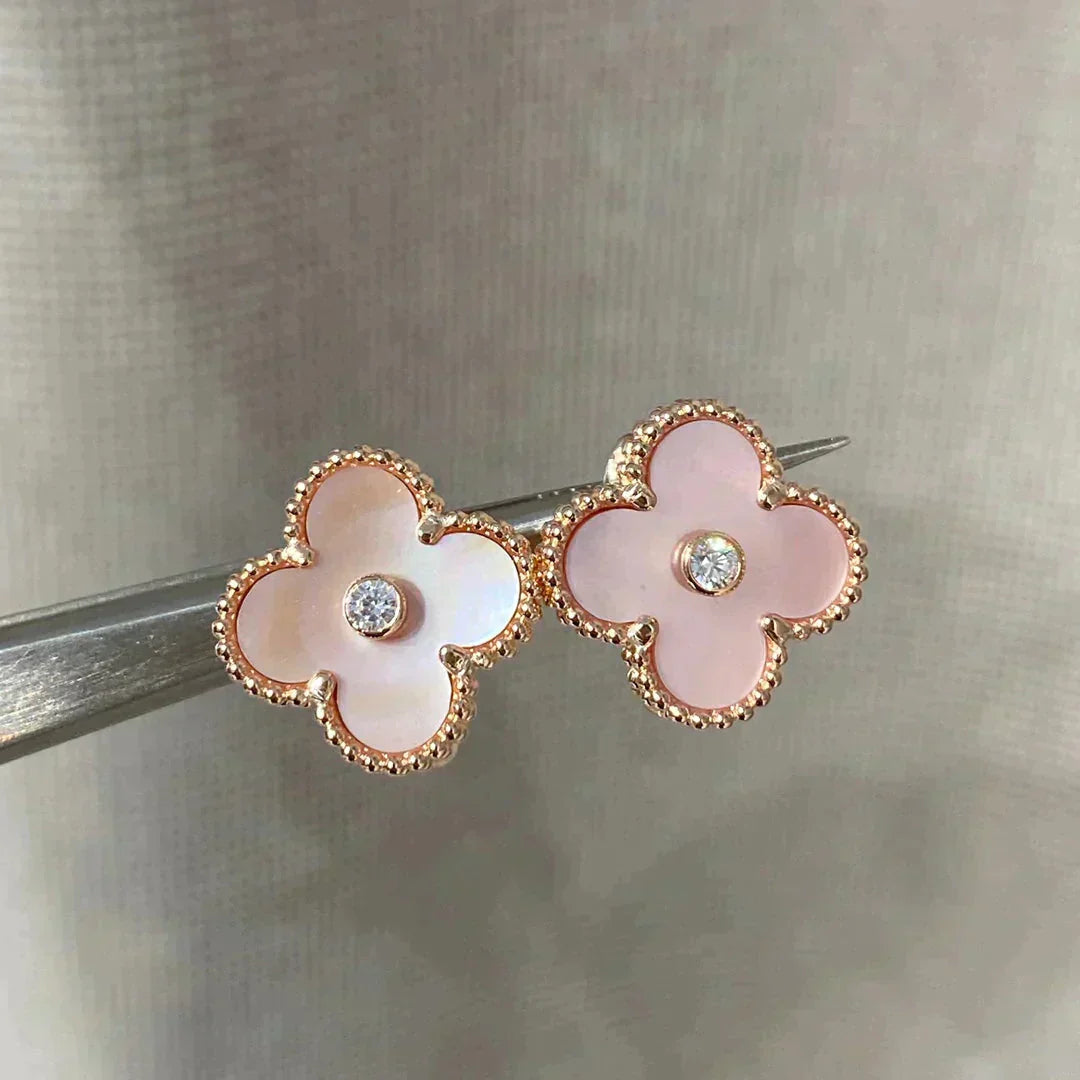 [Elowen Jewels]CLOVER MEDIUM 1 MOTIFS  PINK MOP DIAMOND EARRINGS