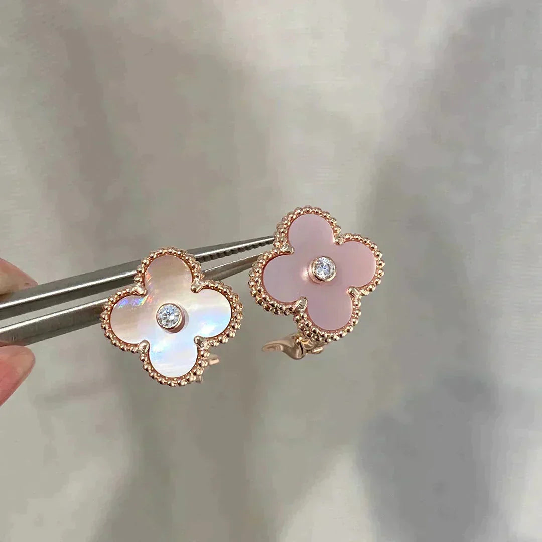 [Elowen Jewels]CLOVER MEDIUM 1 MOTIFS  PINK MOP DIAMOND EARRINGS