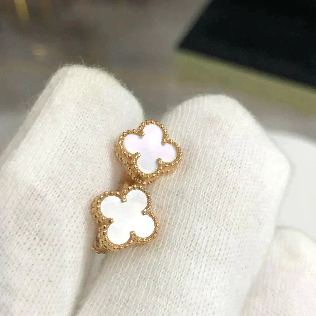 [Elowen Jewels]CLOVER MINI 9.5MM WHITE MOP EARRINGS