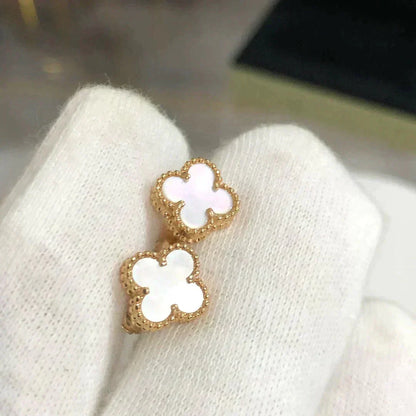 [Elowen Jewels]CLOVER MINI 9.5MM WHITE MOP EARRINGS
