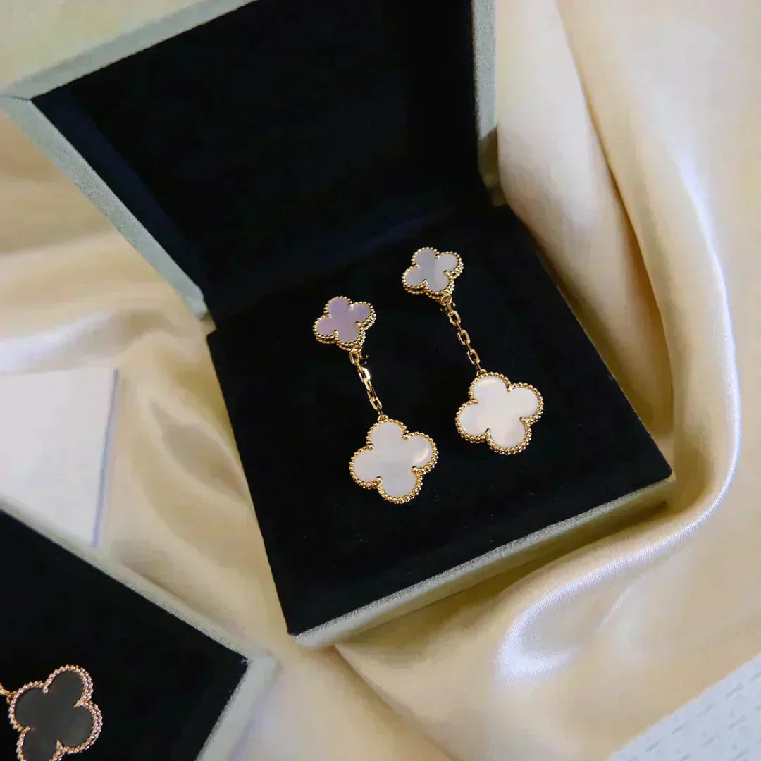 [Elowen Jewels]CLOVER 2 MOTIF WHITE MOP EARRINGS