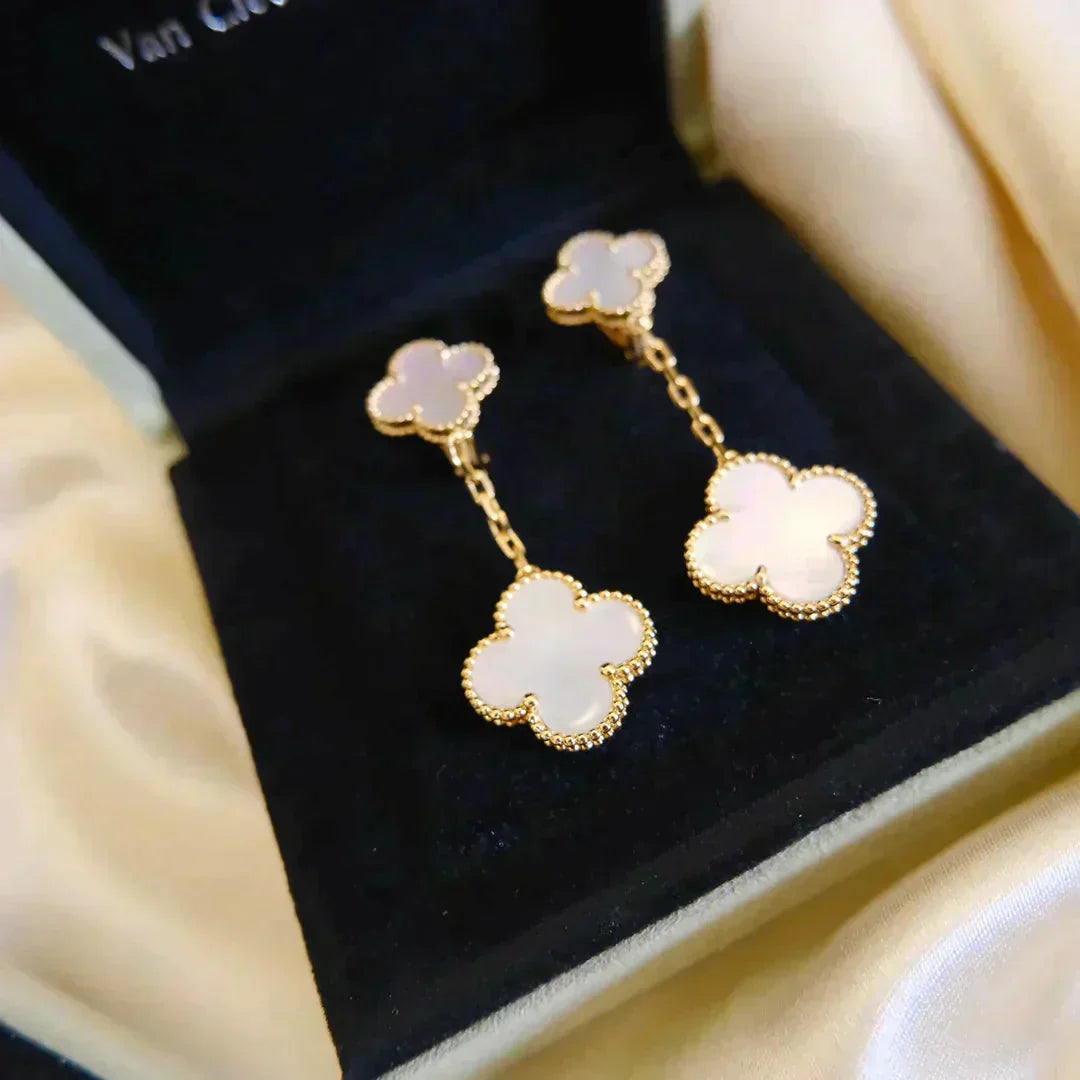 [Elowen Jewels]CLOVER 2 MOTIF WHITE MOP EARRINGS