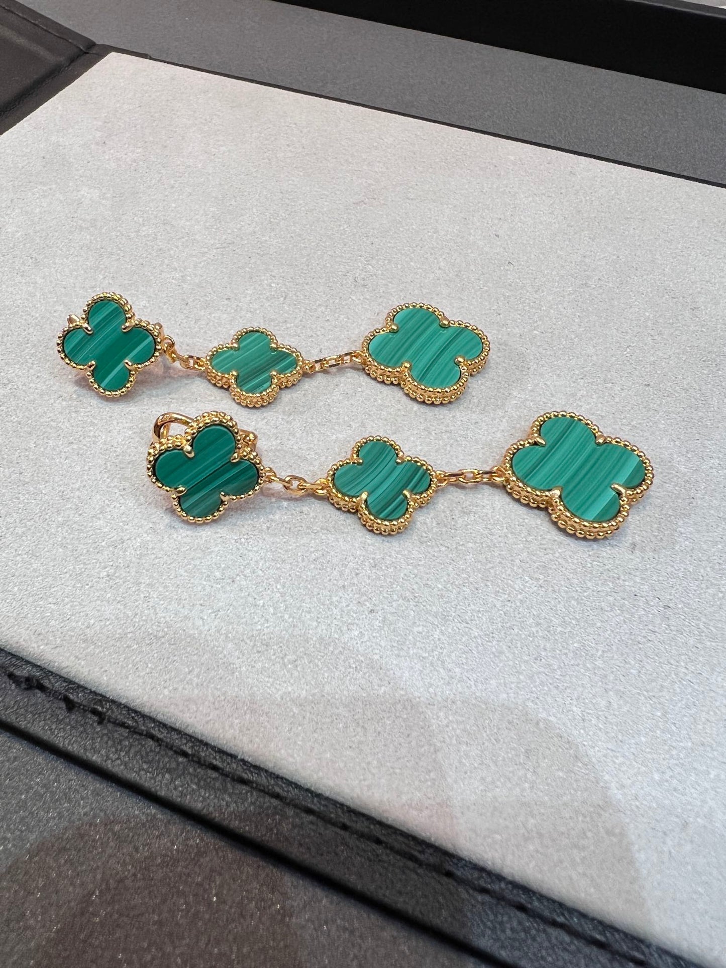 [Elowen Jewels]CLOVER MALACHITE 3 MOTIFS GOLD