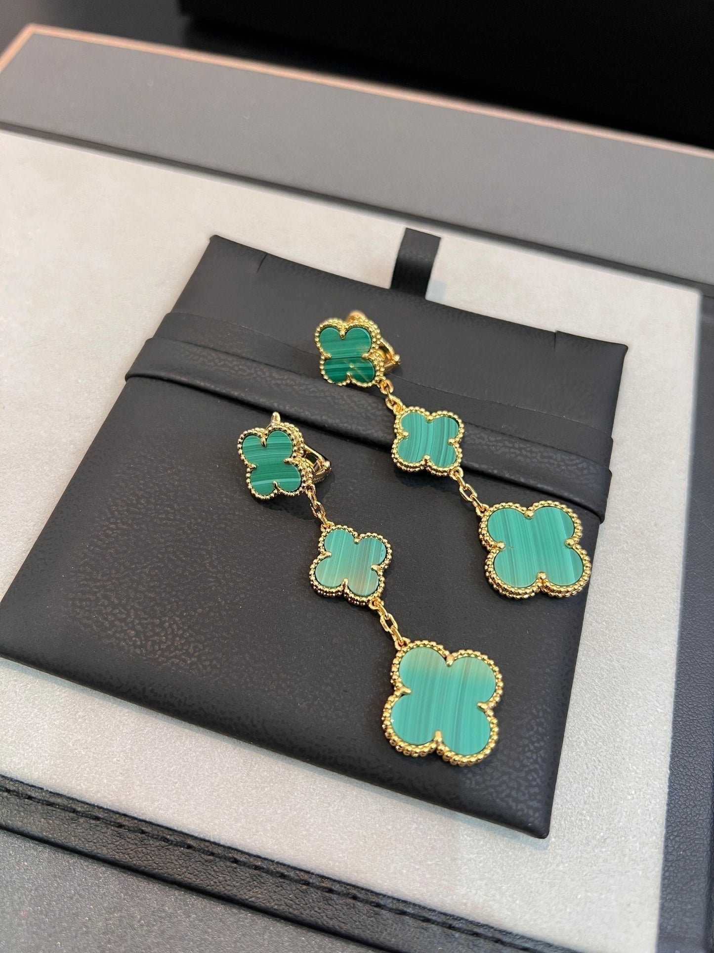 [Elowen Jewels]CLOVER MALACHITE 3 MOTIFS GOLD