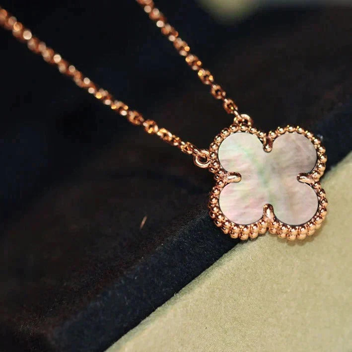 [Elowen Jewels]CLOVER 15MM  GRAY MOTHER OF PEARL NECKLACE