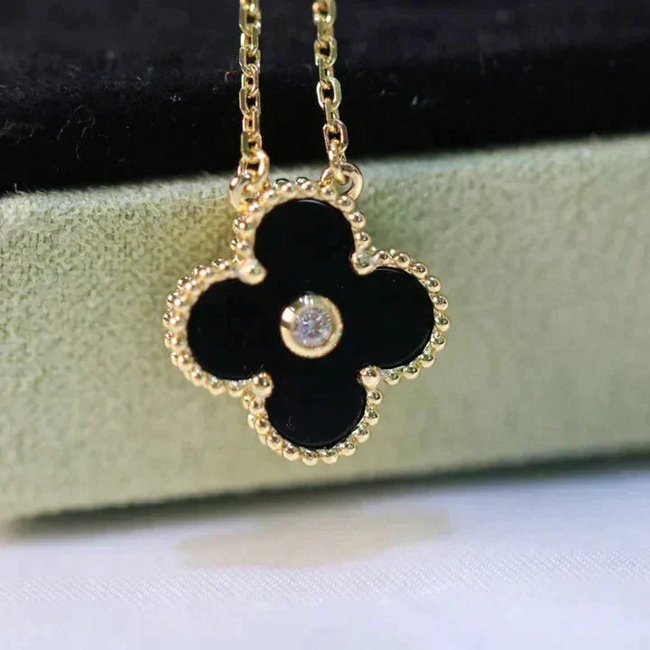 [Elowen Jewels]CLOVER 15MM DIAMOND ONYX NECKLACE