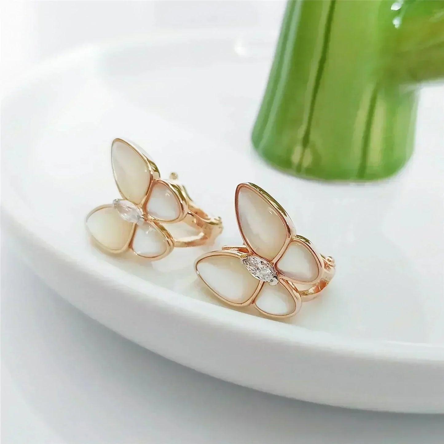[Elowen Jewels]BUTTERFLY MOP DIAMOND EARRINGS