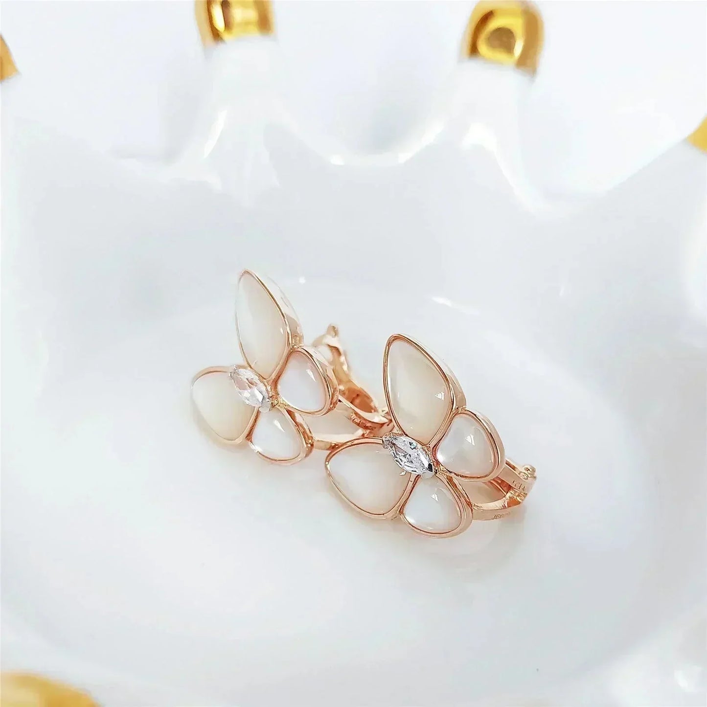 [Elowen Jewels]BUTTERFLY MOP DIAMOND EARRINGS