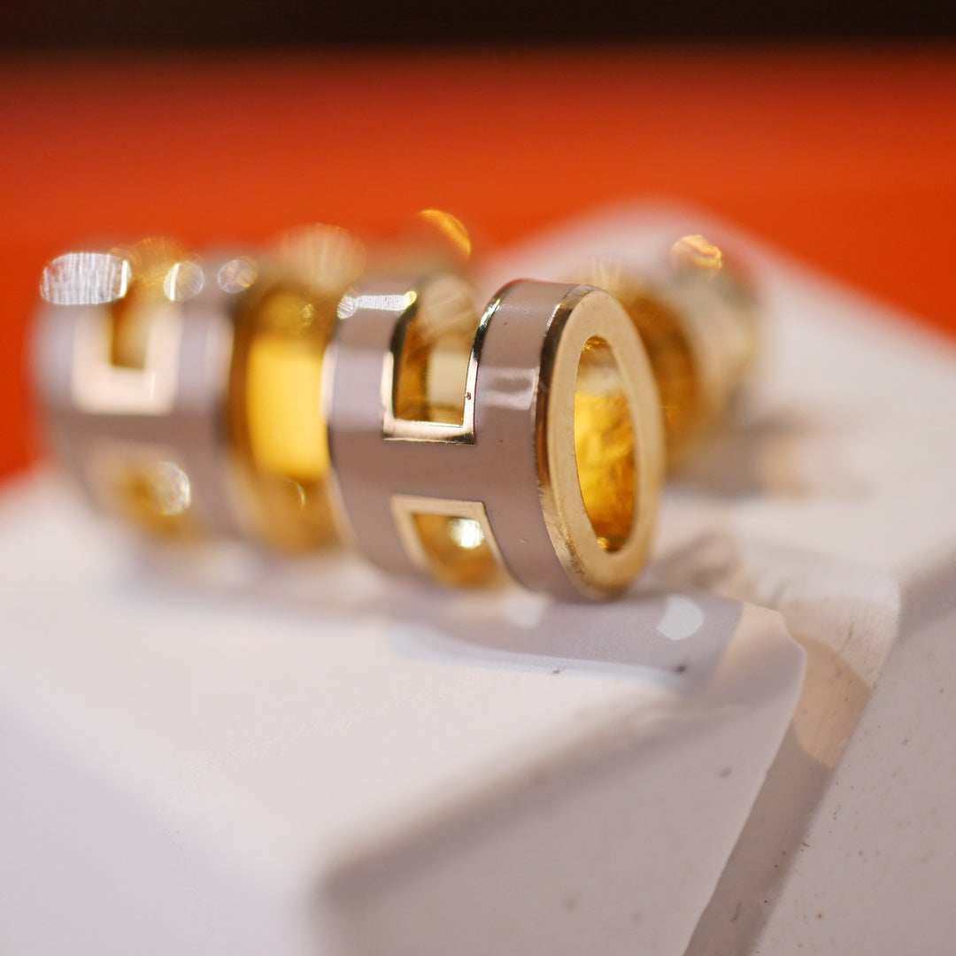 [Elowen Jewels]MINI POP H GOLD EARRINGS GREY