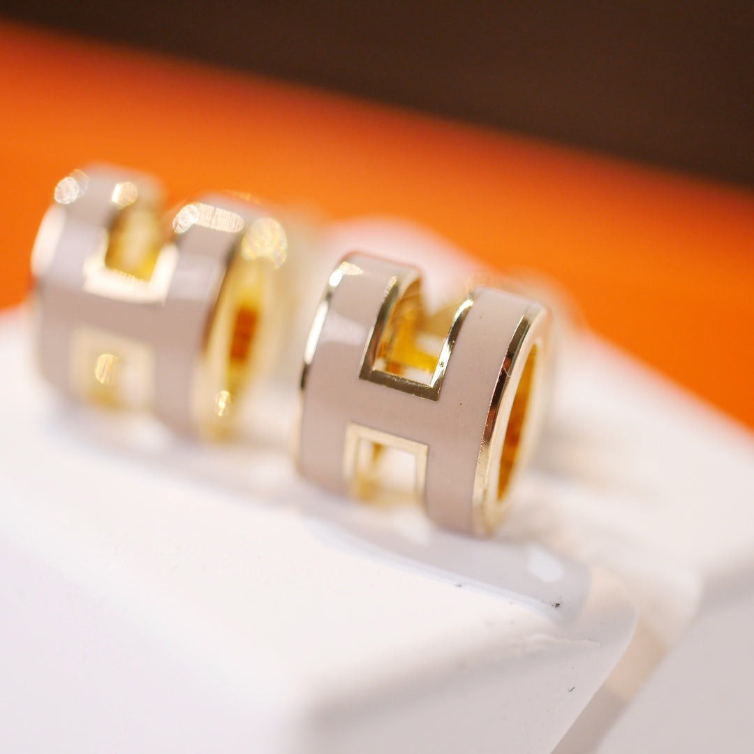 [Elowen Jewels]MINI POP H GOLD EARRINGS GREY