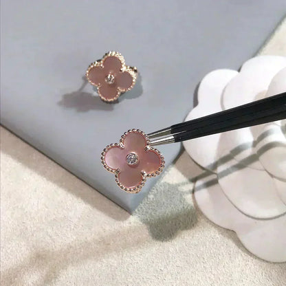 [Elowen Jewels]CLOVER MEDIUM 1 MOTIFS  PINK MOP DIAMOND EARRINGS
