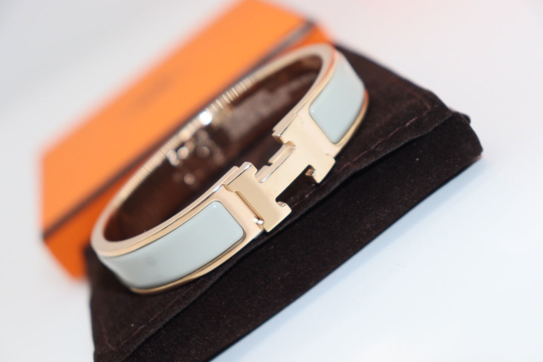 [Elowen Jewels]H LIGHT BLUE BRACELET