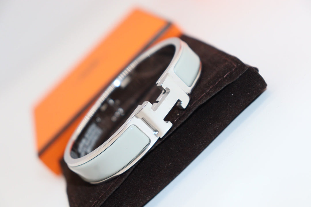 [Elowen Jewels]H LIGHT BLUE BRACELET