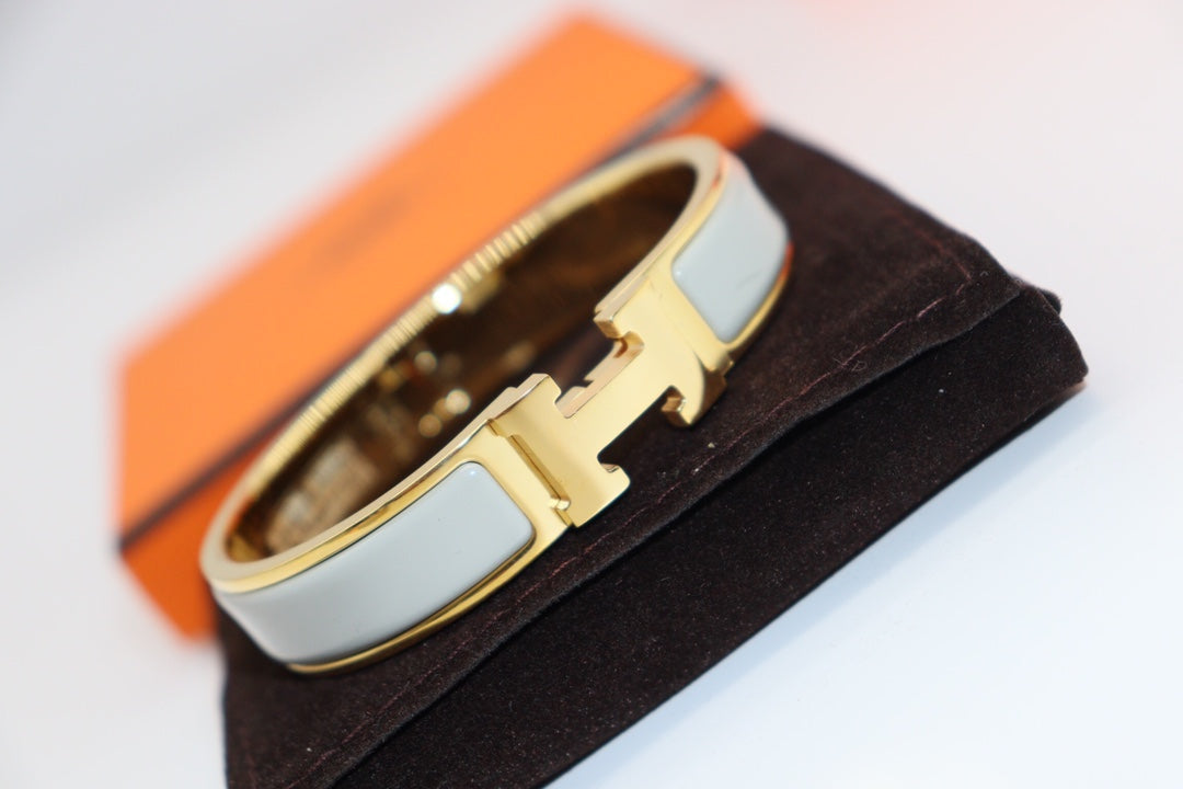 [Elowen Jewels]H LIGHT BLUE BRACELET