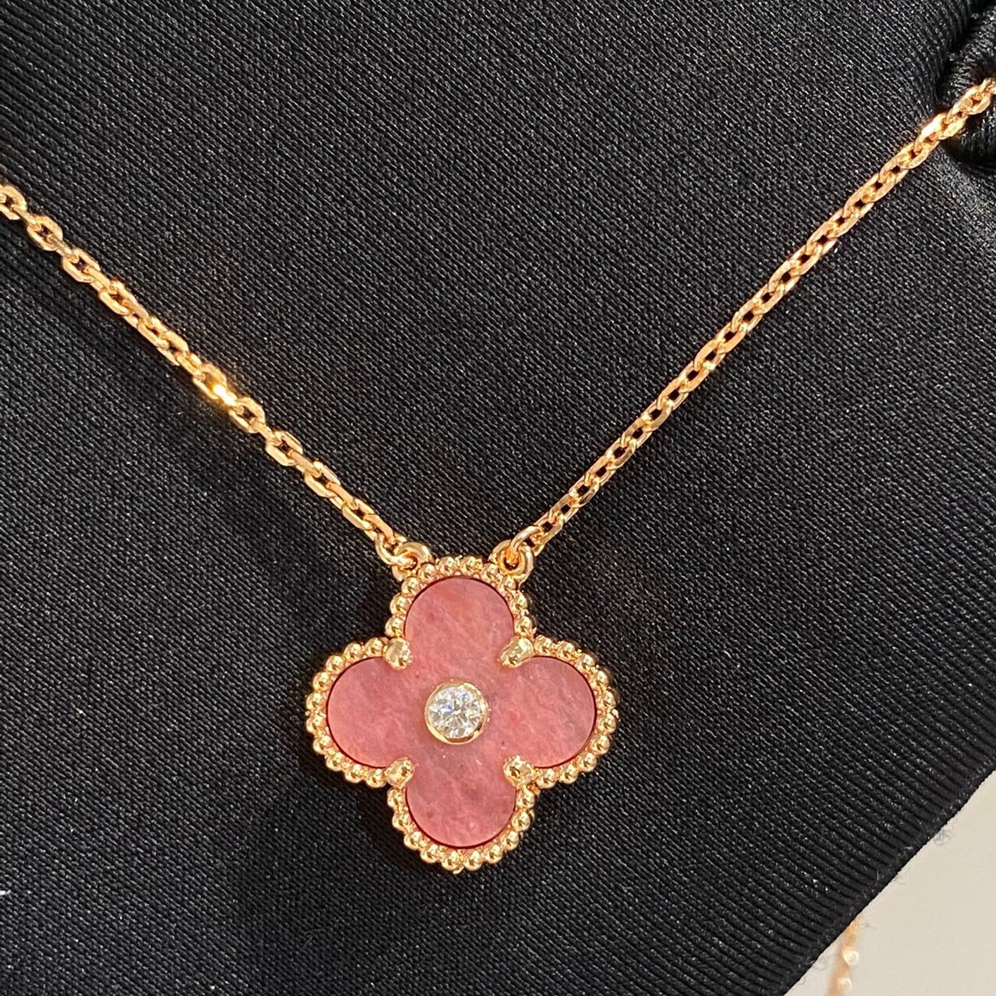 [Elowen Jewels]CLOVER 15MM DIAMOND RHODONITE NECKLACE