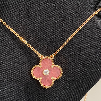 [Elowen Jewels]CLOVER 15MM DIAMOND RHODONITE NECKLACE