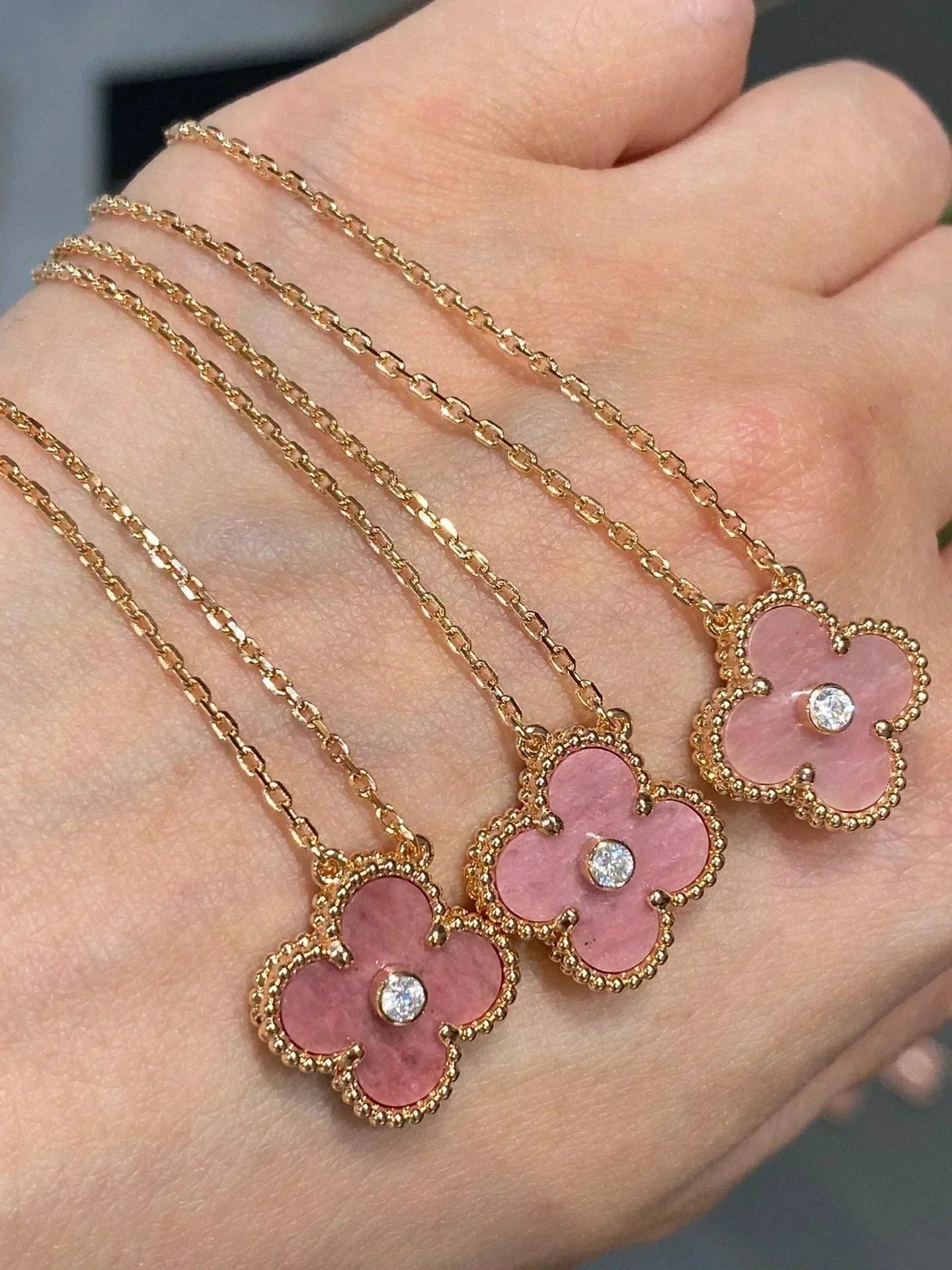 [Elowen Jewels]CLOVER 15MM DIAMOND RHODONITE NECKLACE