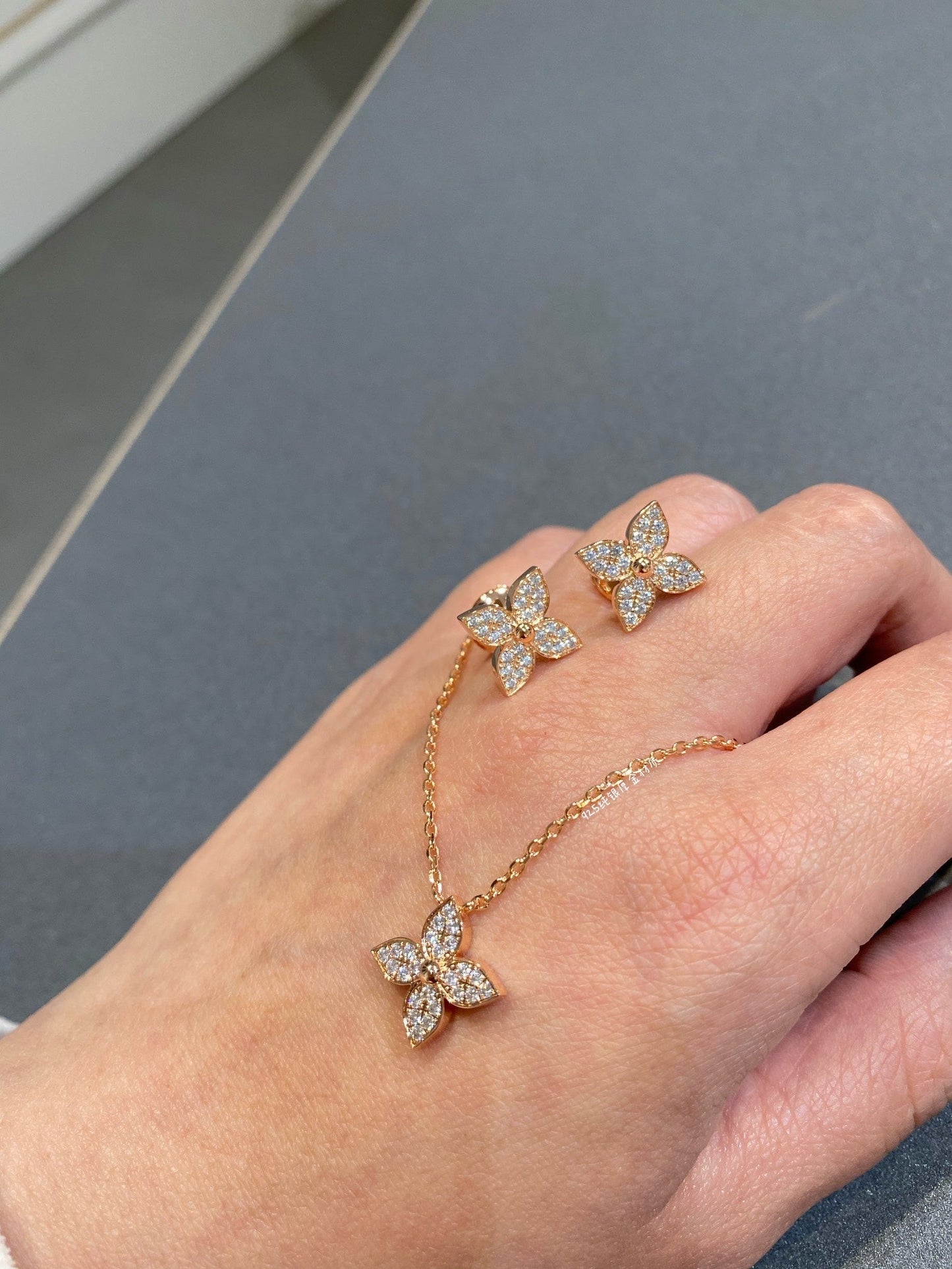 [Elowen Jewels]STAR DIAMOND NECKALCE
