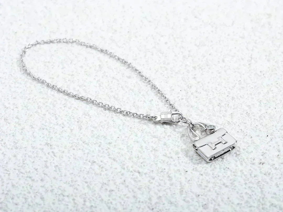 [Elowen Jewels]AMULETTE PEDANT SILVER NECKLACE